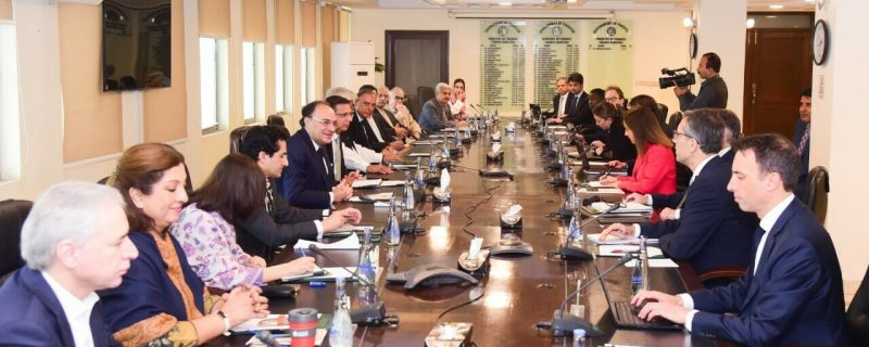 حکومتی ذرائع کے مطابق نئے مالی سال کے بجٹ کی تیاری اور دیگر معاملات پر پاکستانی حکام اور آئی ایم ایف کے تکنیکی وفد کے درمیان مذاکرات کل سے شروع ہونے کا امکان ہے