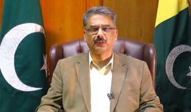 وزیراعظم آزاد کشمیرچودھری انوارالحق نے کہا ہے کہ بلوچستان میں خون ریزی کا جواب نئی دہلی سے مقبوضہ کشمیر تک ملے گا، پاکستان کی قربانیوں سے انکار غداری ہے