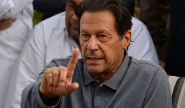 منگل کو اڈیالہ جیل میں پارٹی رہنماؤں اور وکلاء کے ساتھ بات چیت میں عمران خان نے اس بات پر زور دیا کہ رابطے کی یہ کوشش ان کے قانونی مقدمات سے متعلق نہیں بلکہ یہ صرف اور صرف پاکستان کی خاطر تھیں